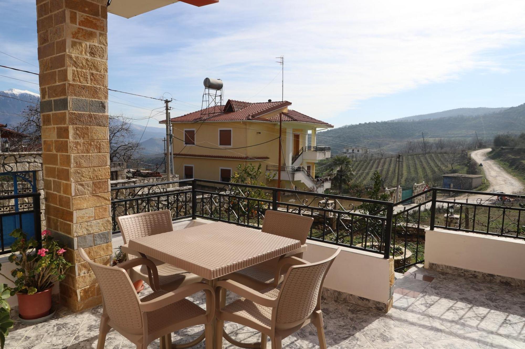 Villa Xherimeja Family Oasis Berat Oda fotoğraf