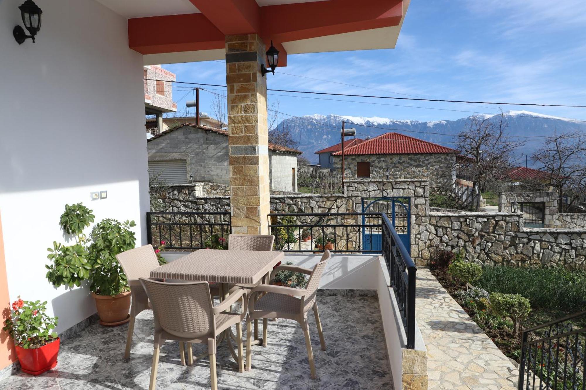 Villa Xherimeja Family Oasis Berat Oda fotoğraf